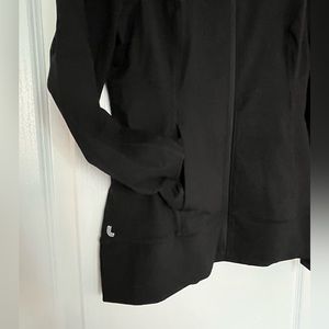 Lolë zip up light jacket with pockets